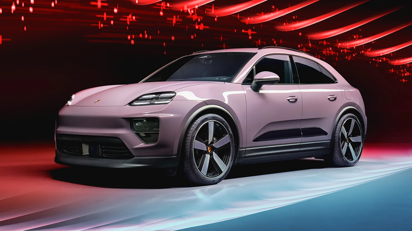 Чем впечатляет Porsche Macan EV? — photo 3734