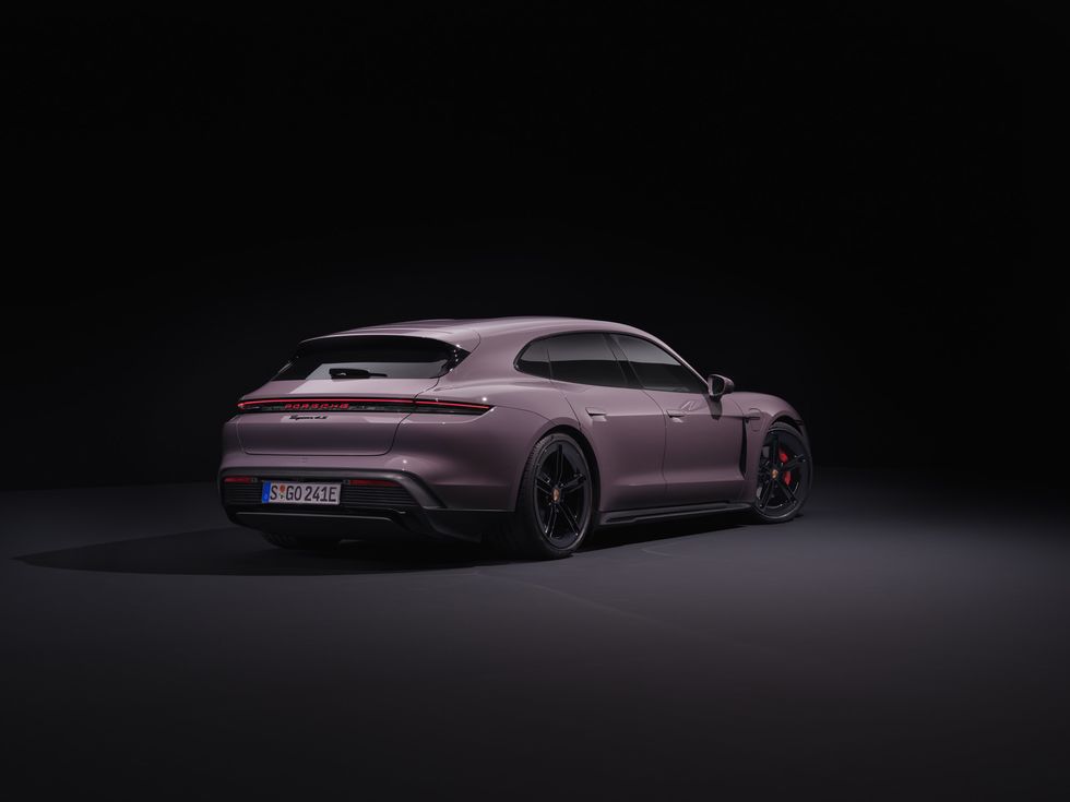 Представлено значно оновлений Porsche Taycan — photo 13