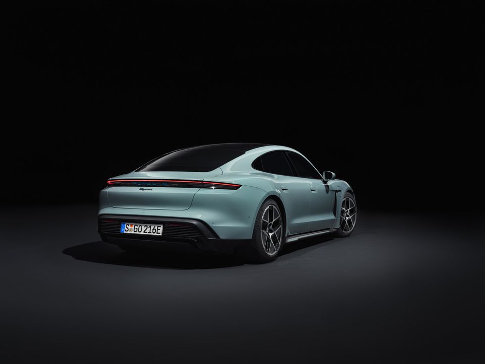 Представлено значно оновлений Porsche Taycan — photo 2