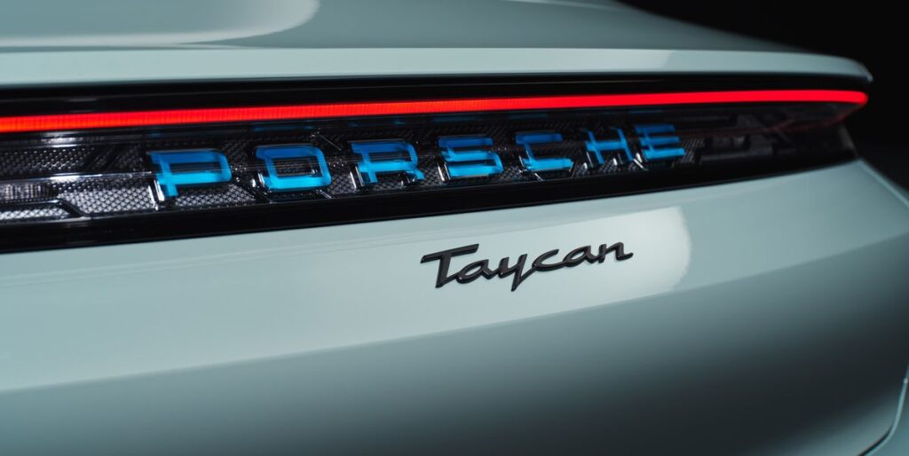 Представлено значно оновлений Porsche Taycan — photo 5