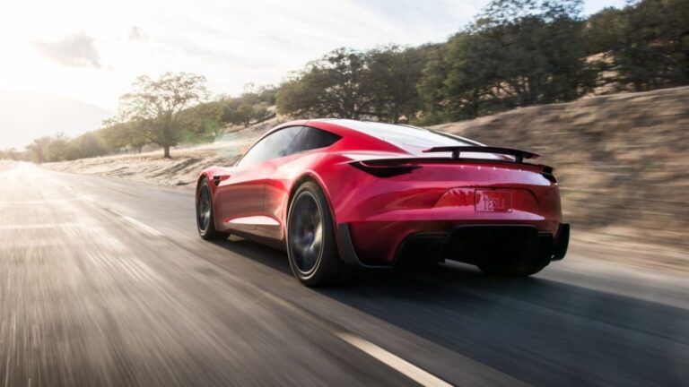 Tesla планує випустити Roadster в 2025 році — photo 5025