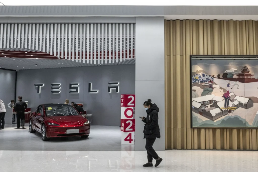 Tesla скорочує випуск автомобілів в Китаї — photo 3