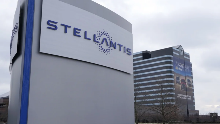 Stellantis звільняє працівників через невизначеність з переходом на електромобілі — photo 6831