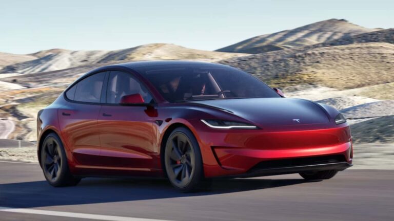 Нова Tesla Model 3 Performance розганяється до 100 км/год за 2,9 секунди — photo 8236