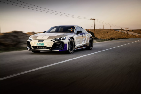 Оновлений Audi E-Tron GT стане досконалішим — photo 7906
