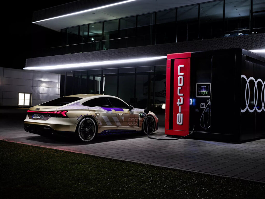 Оновлений Audi E-Tron GT стане досконалішим — photo 2