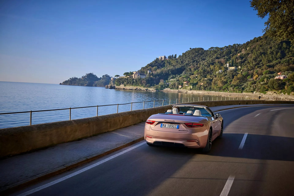 Maserati GranCabrio Folgore дебютує як електричний кабріолет — photo 5