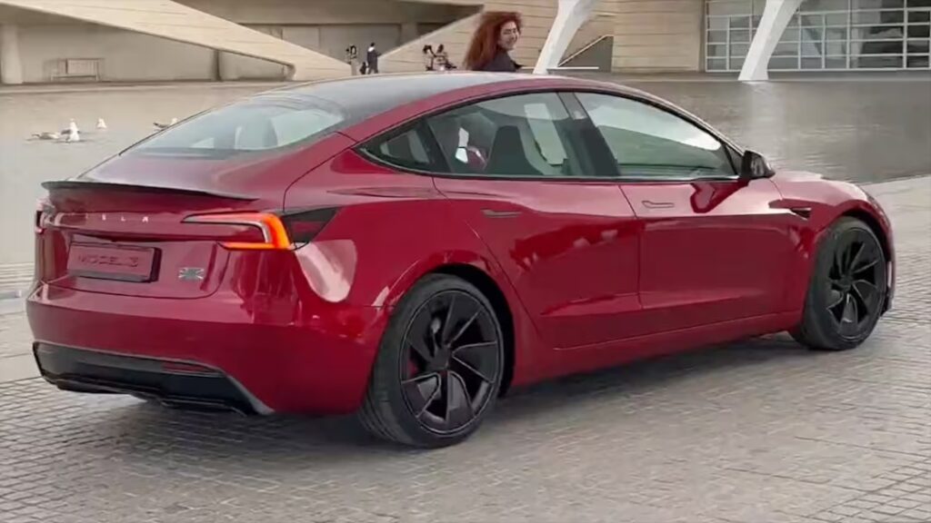 Найшвидша Tesla Model 3 готується до прем’єри — photo 2