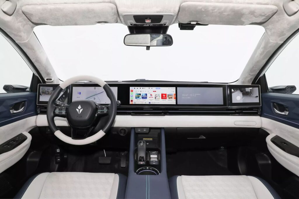 Dongfeng-Honda Lingxi L має 520 км запасу ходу та п’ять екранів — photo 2