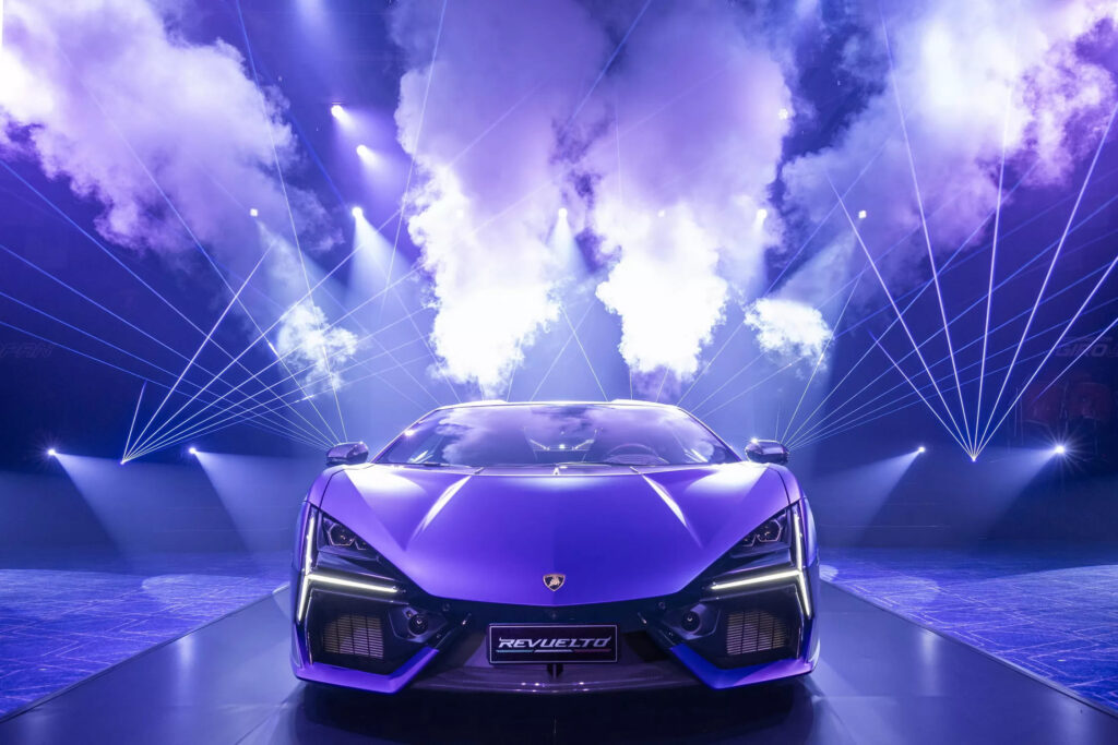 Для електричних суперкарів ще зарано, каже бос Lamborghini — photo 4