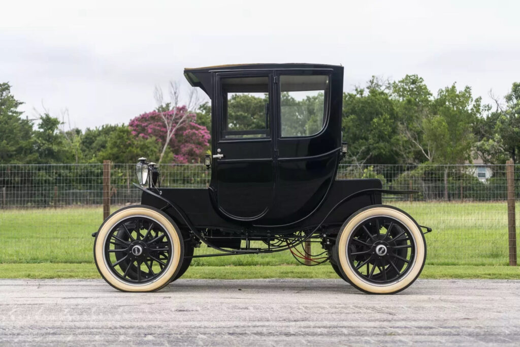 На аукціон виставили електромобіль Waverley Model 93 EV 1913 року — photo 2