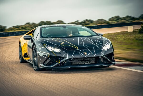 Майбутні електричні Lamborghini не будуть імітувати автомобілі з ДВЗ — photo 10598