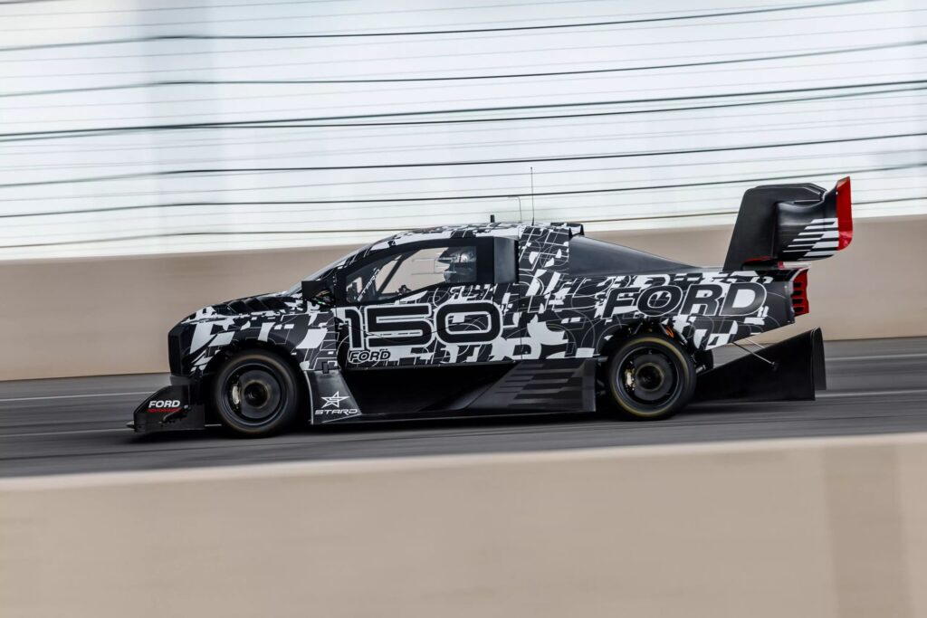 Антикрыло гоночного Ford F-150 Lightning генерирует 2721 кг прижимной силы — photo 2