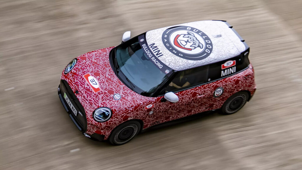 Перший електричний Mini John Cooper Works E з’явиться цієї осені — photo 2