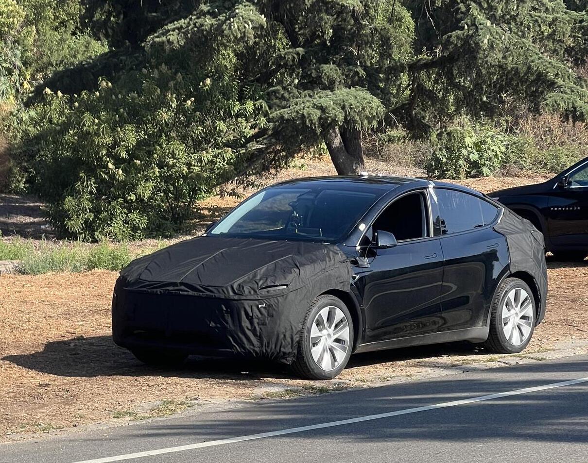 В Калифорнии заметили обновленную Tesla Model Y — photo 12242