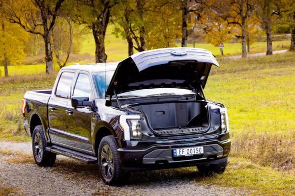 Підрозділ електромобілів Ford втратив ,1 млрд — photo 14084