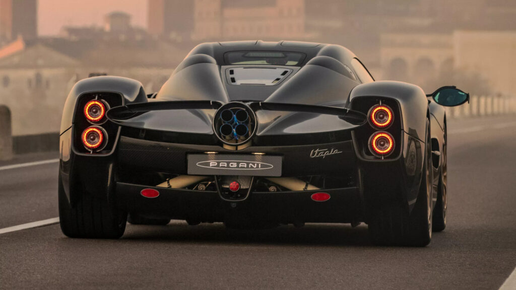 Pagani все еще открыта для полностью электрического гиперкара — photo 3