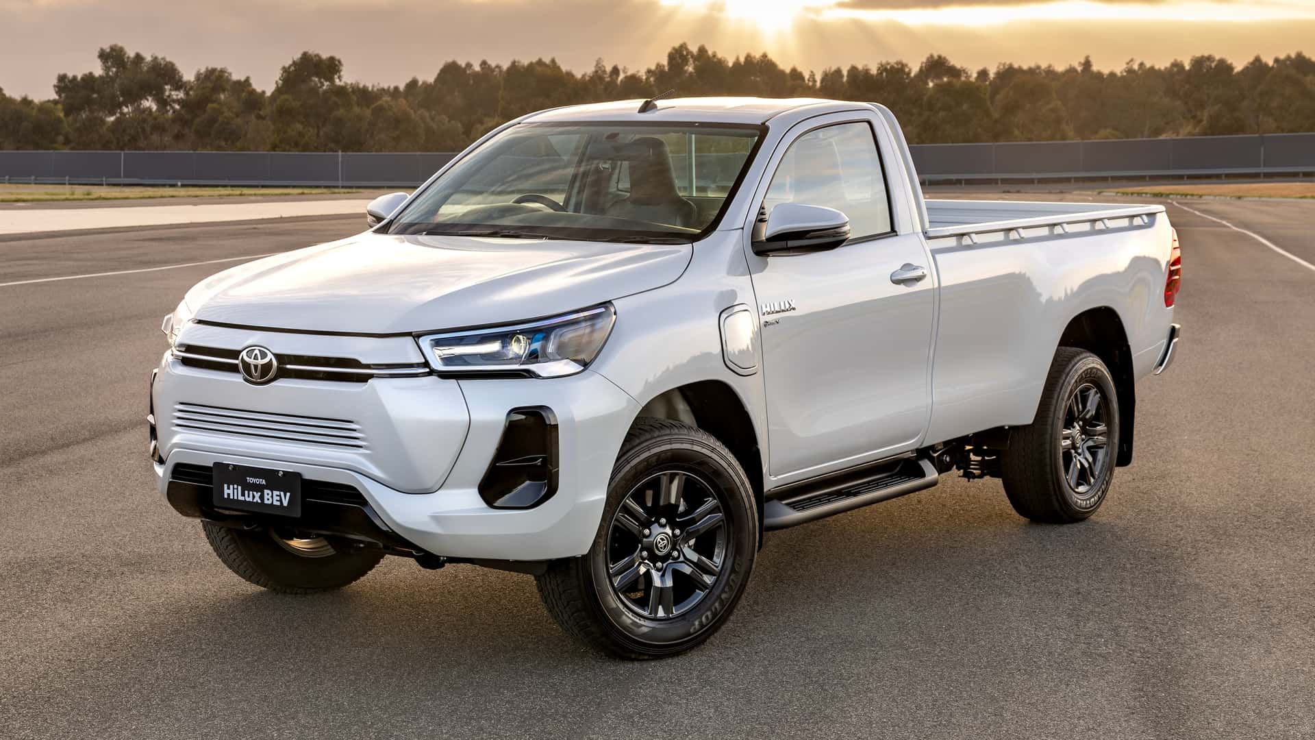 Електричний Toyota Hilux нарешті запустять у виробництво — photo 12133