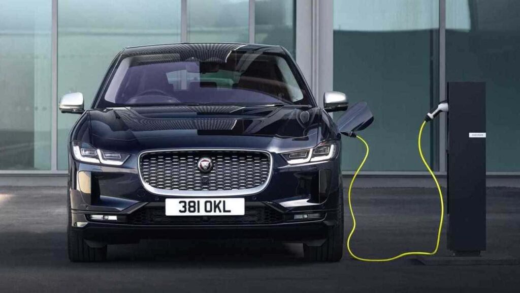 Jaguar рік не продаватиме автомобілі, готуючи лінійку електрокарів — photo 2