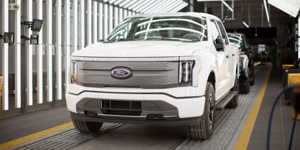 Переглянутий план виходу електрокарів коштуватиме Ford $1,5 млрд — photo 4