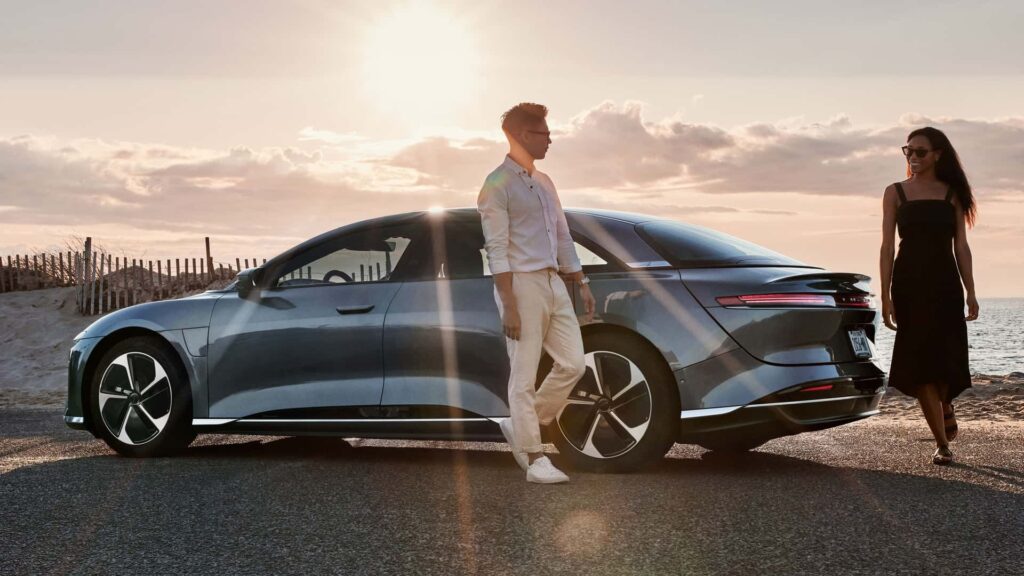 Lucid Air отримує 3D-візуалізацію смуг руху та власного голосового асистента — photo 5