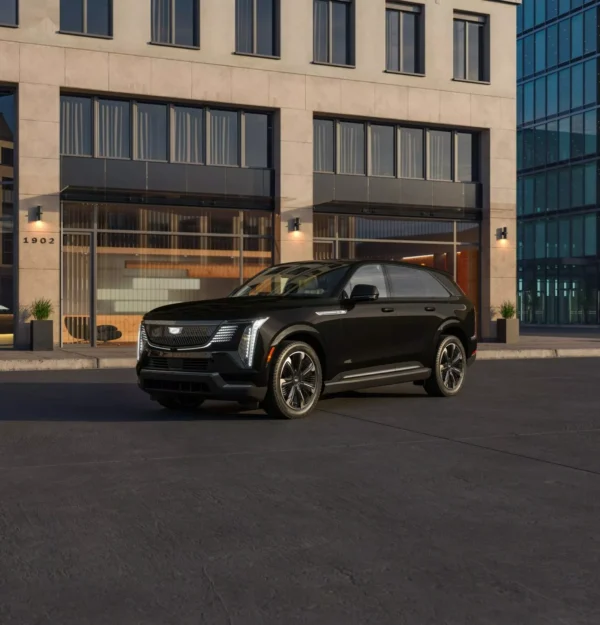 Cadillac виставляє на аукціон перший Escalade IQ — photo 18206