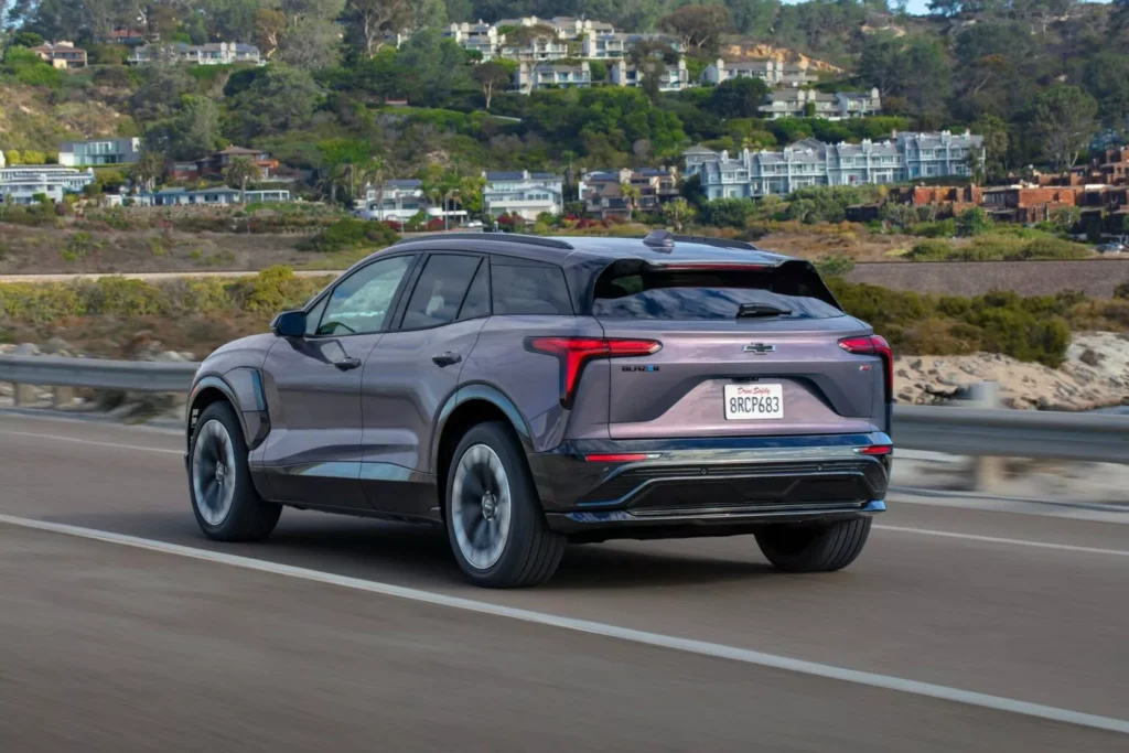 Оновлений електричний кросовер Chevrolet Blazer отримав дві нові версії — photo 5