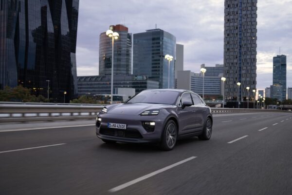 Новый Porsche Macan EV представлен в Украине — photo 18621