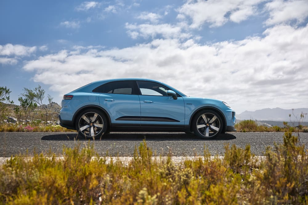 Новый Porsche Macan EV представлен в Украине — photo 2