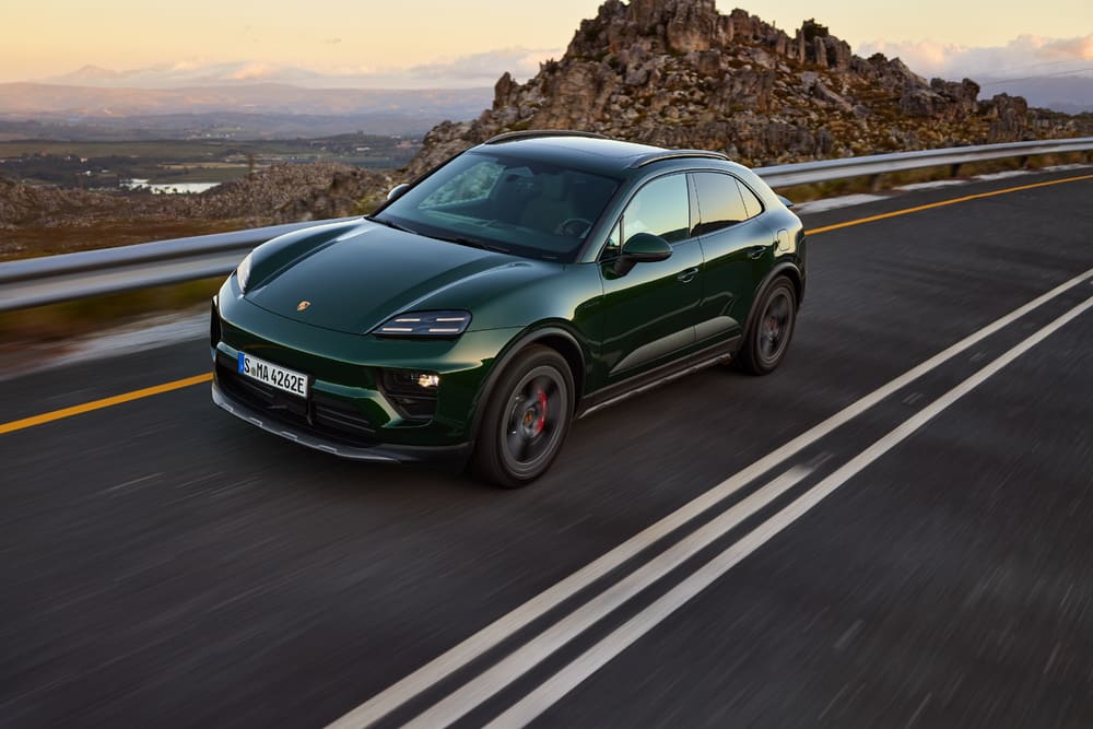 Новый Porsche Macan EV представлен в Украине — photo 4