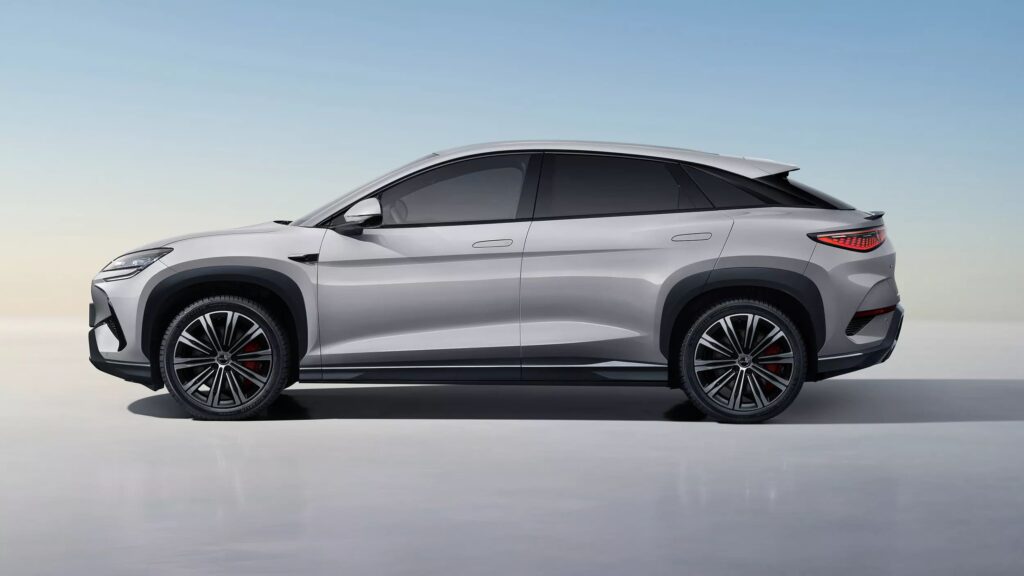 BYD Sealion 7 дебютировал в Европе для борьбы с Tesla Model Y — photo 2