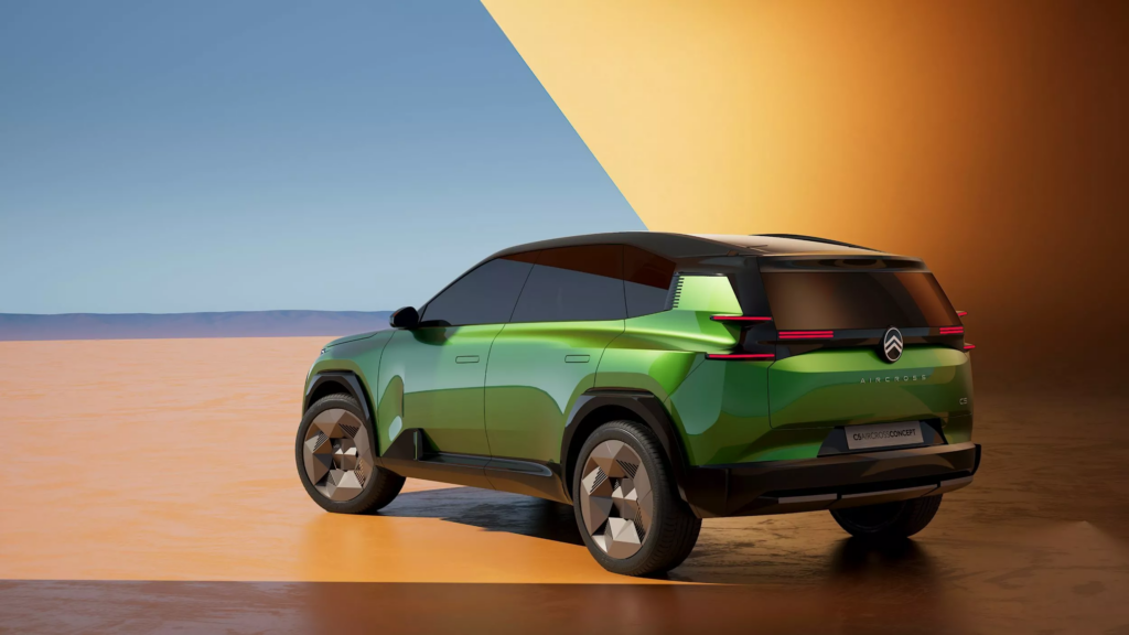 Новий електричний Citroen C5 Aircross виглядатиме як концепт-кар — photo 5