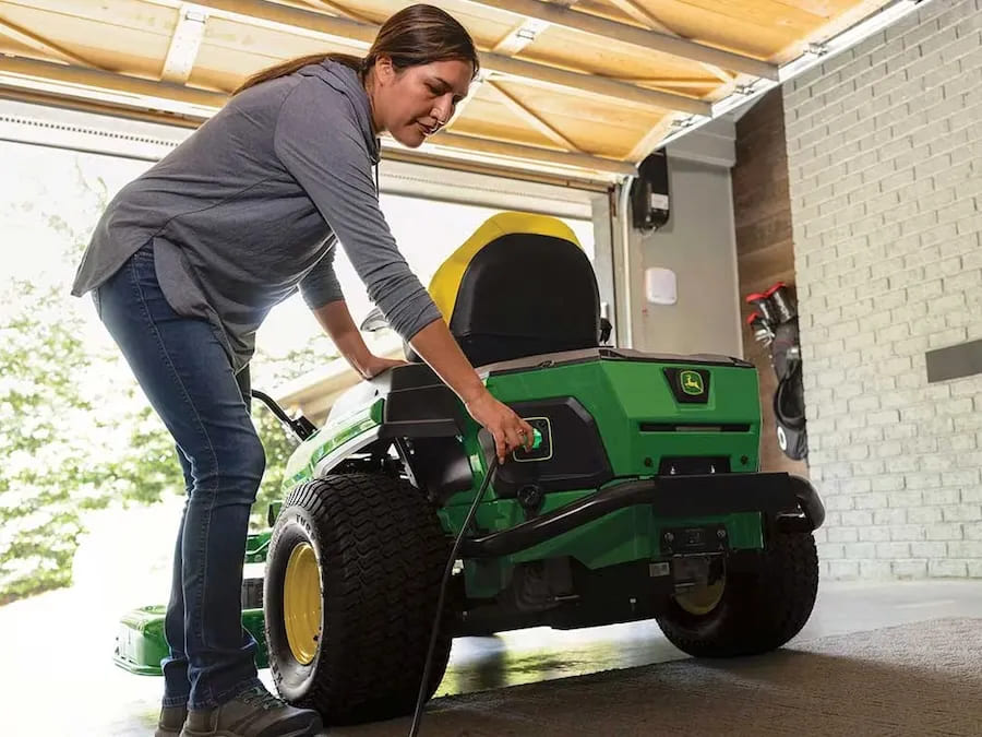 John Deere оновила свою електричну газонокосарку Z370R Electric ZTrak — photo 3