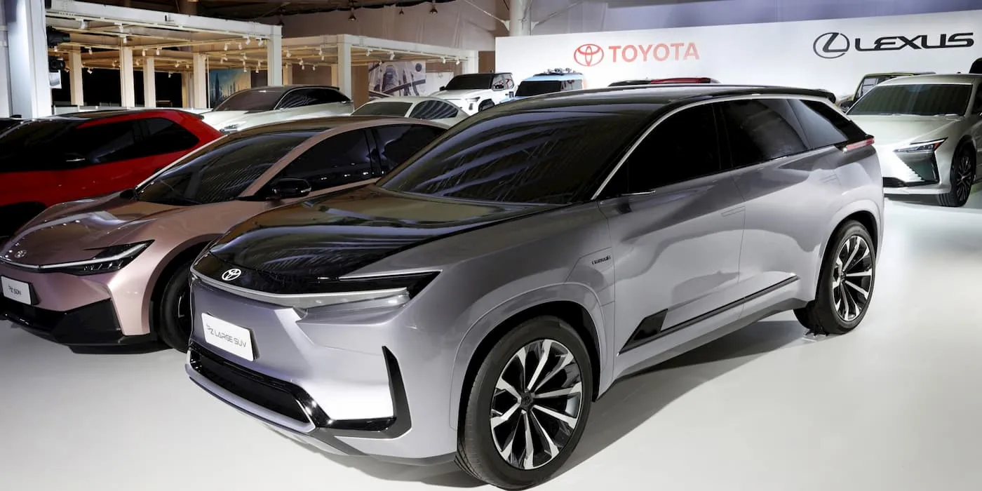 Toyota відкладає випуск нових електричних позашляховиків у США, але що за цим стоїть? — photo 19662