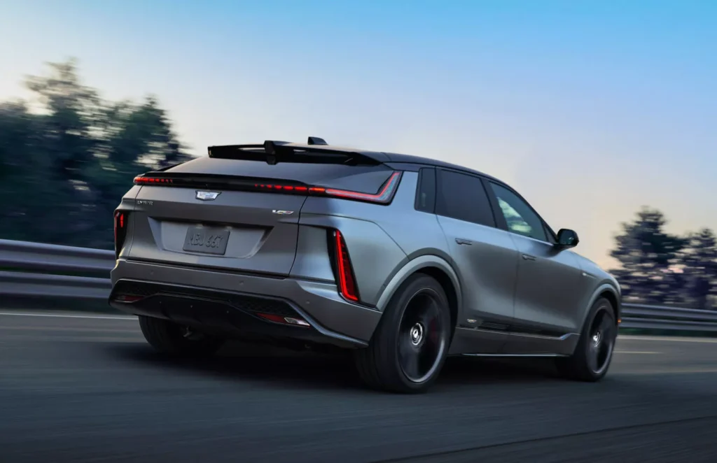 Новий Cadillac Lyriq-V: перший електричний «гарячий» SUV від Caddy — photo 4