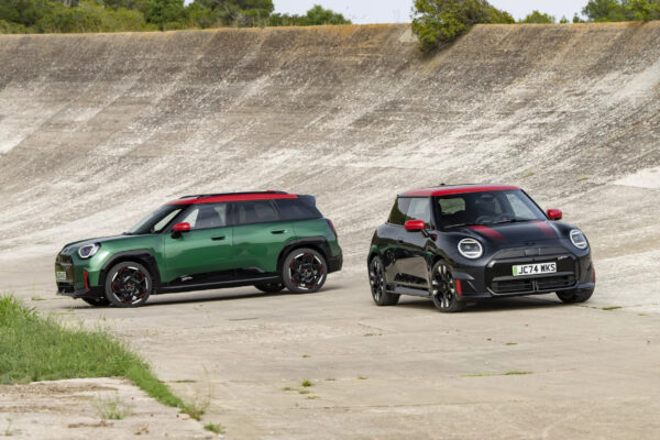 Mini представляє нові потужні версії електромобілів JCW Cooper Electric та Aceman EV — photo 20382