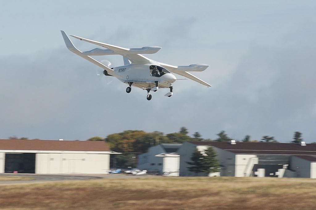 Відбувся перший випробувальний політ електричного літака ALIA CTOL — photo 2