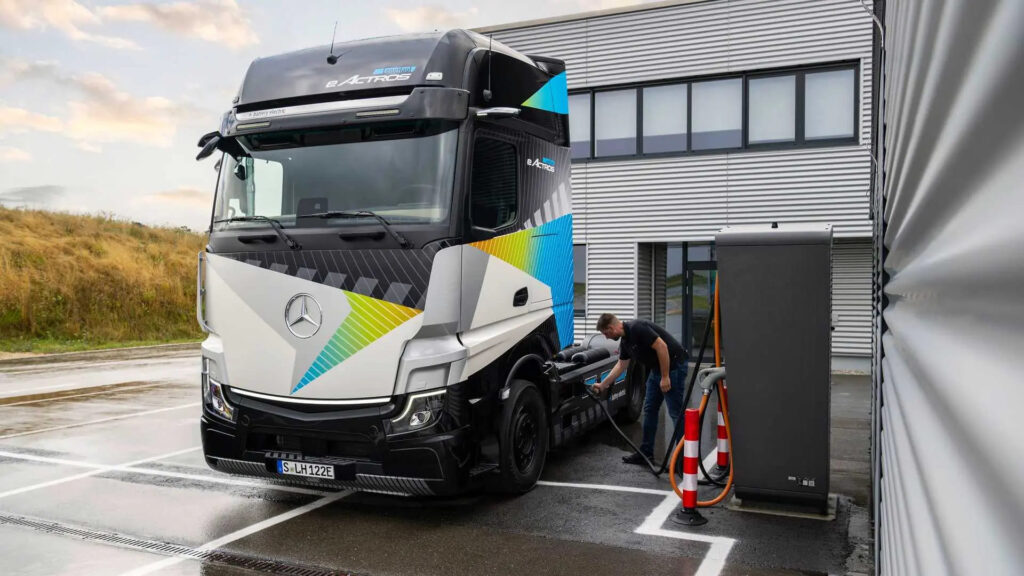 Электрический Mercedes-Benz eActros 600 стал лучшим грузовиком 2025 года! — photo 3