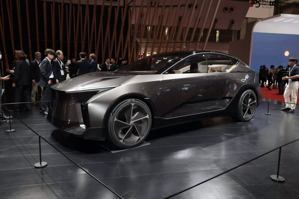 Toyota почне будувати електромобілі Lexus в Китаї — photo 2