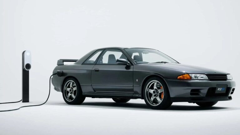 Nissan створив електричний GT-R R32 — photo 25080