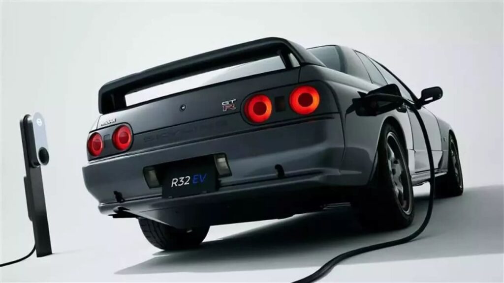 Японці показали, як електрифікували легендарний Nissan R32 — photo 4