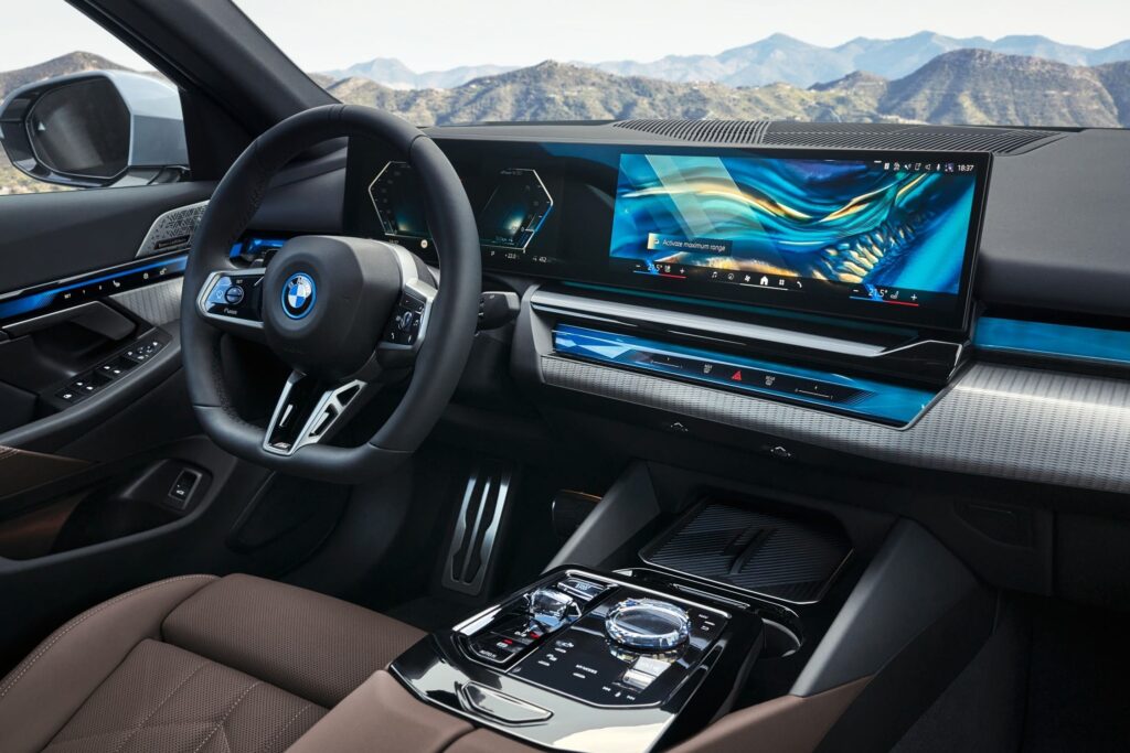 Насколько эффективен BMW i5 M60 xDrive Touring на разных скоростях? — photo 2