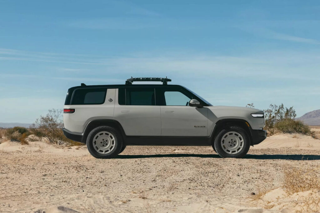 Rivian R1T та R1S отримали потужну версію California Dune Edition — photo 2