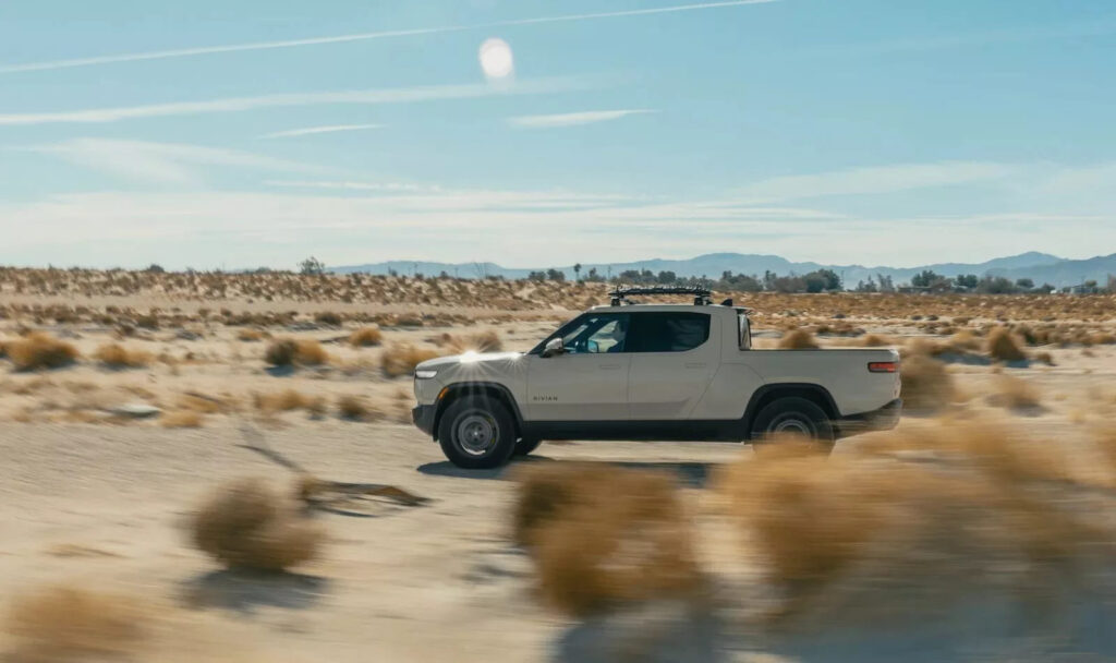 Rivian R1T та R1S отримали потужну версію California Dune Edition — photo 7