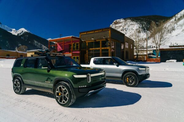 Большое обновление Rivian значительно расширило возможности R1S и R1T — photo 34045