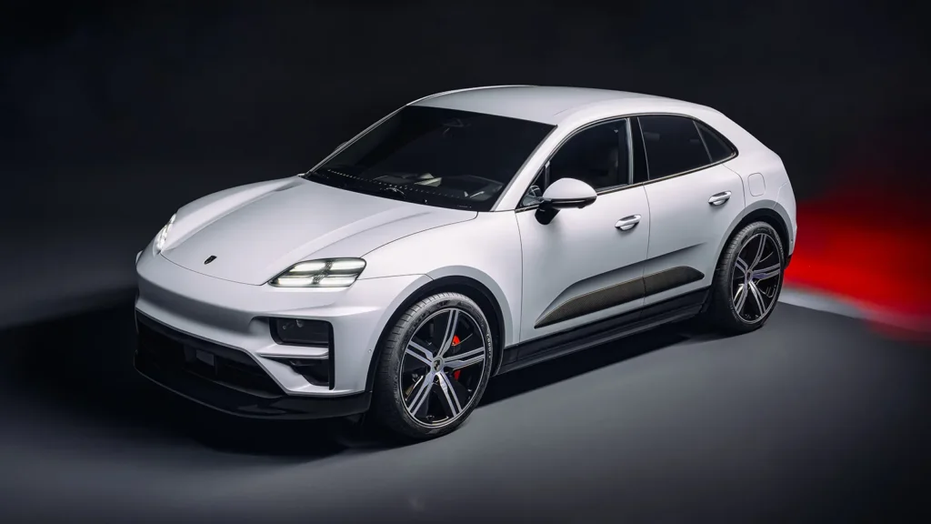 Чем впечатляет Porsche Macan EV? — photo 3