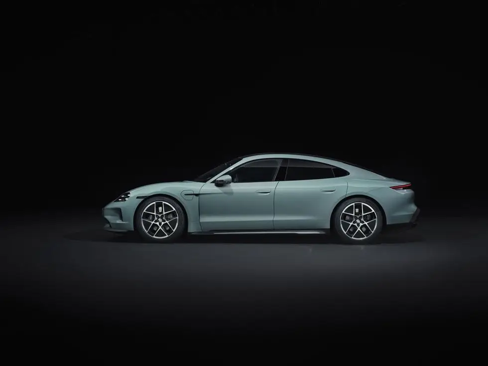 Представлено значно оновлений Porsche Taycan — photo 3