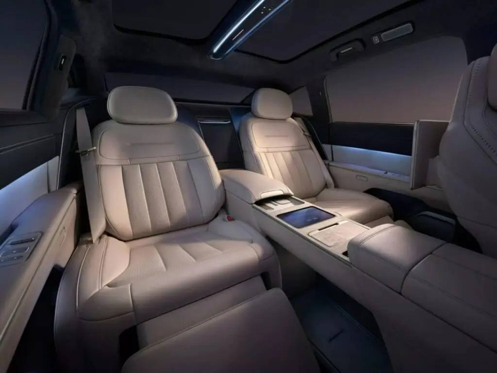 NIO ET9 зможе струшувати сніг з кузова — photo 2