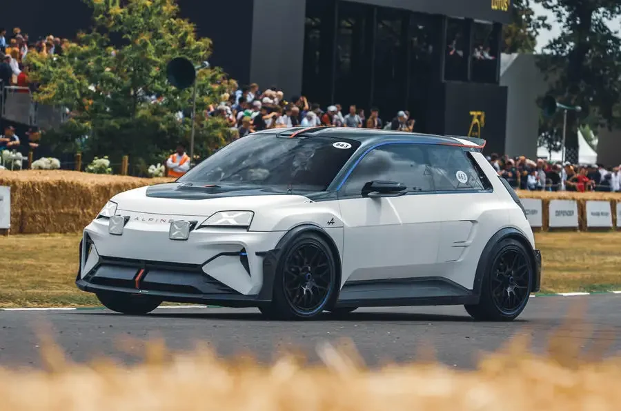 Хот-хетч Alpine A290 EV скидає маскування — photo 8