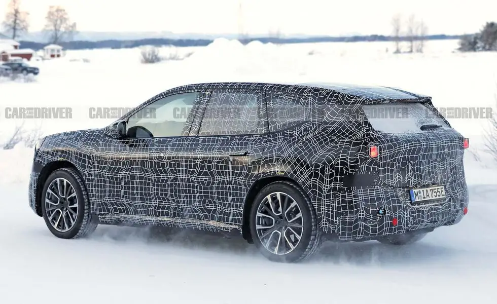 На замену BMW X3 идет электромобиль — photo 3